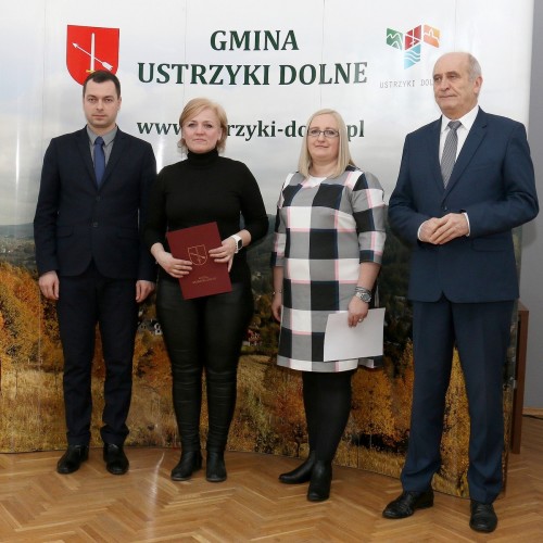 Wręczenie nagród i stypendiów uzdolnionej młodzieży